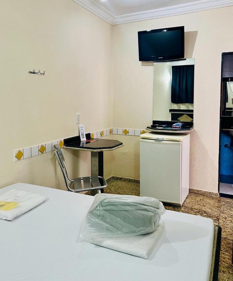 Hotel Buriti Stop (Adults Only) Goiânia Kültér fotó