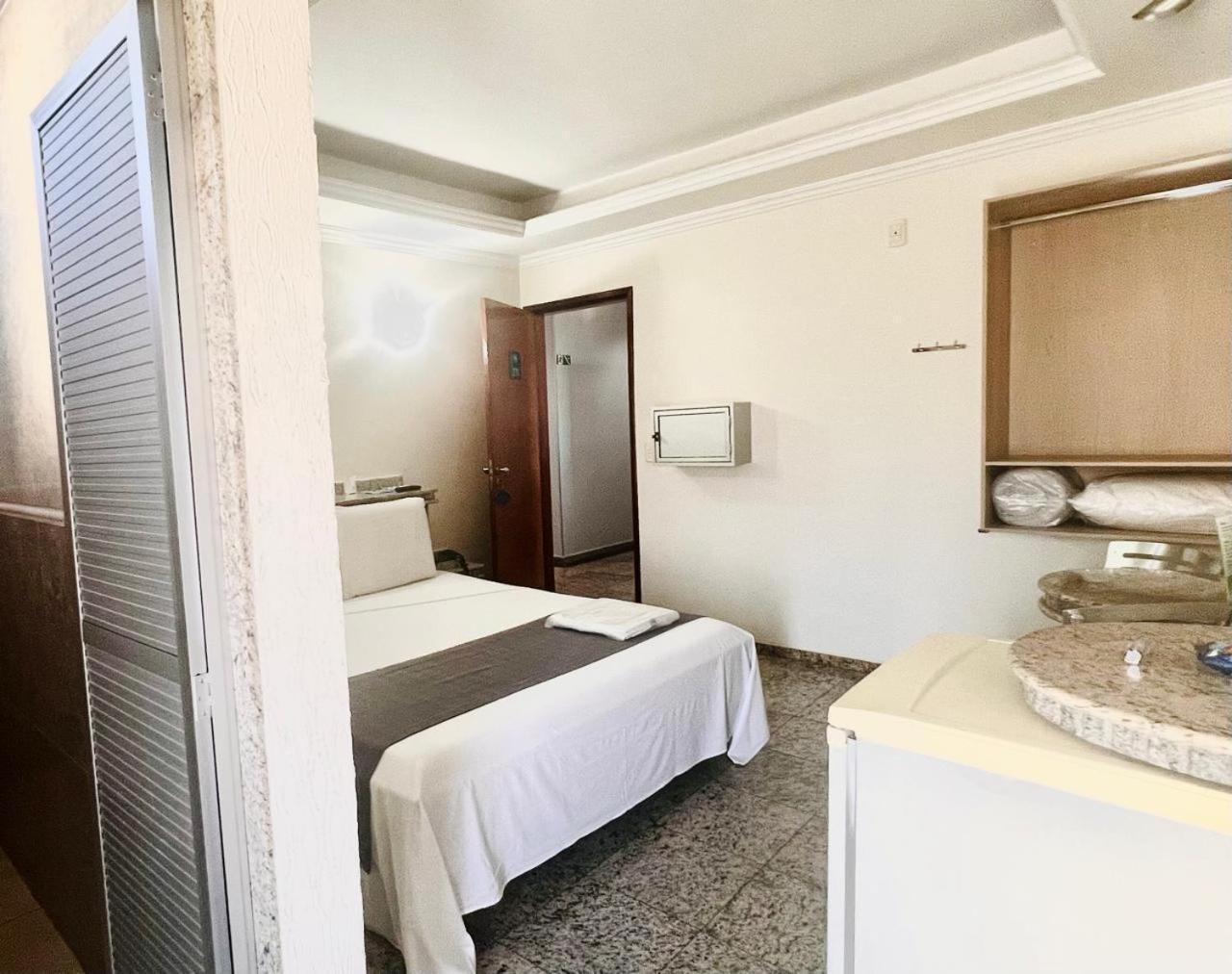 Hotel Buriti Stop (Adults Only) Goiânia Kültér fotó