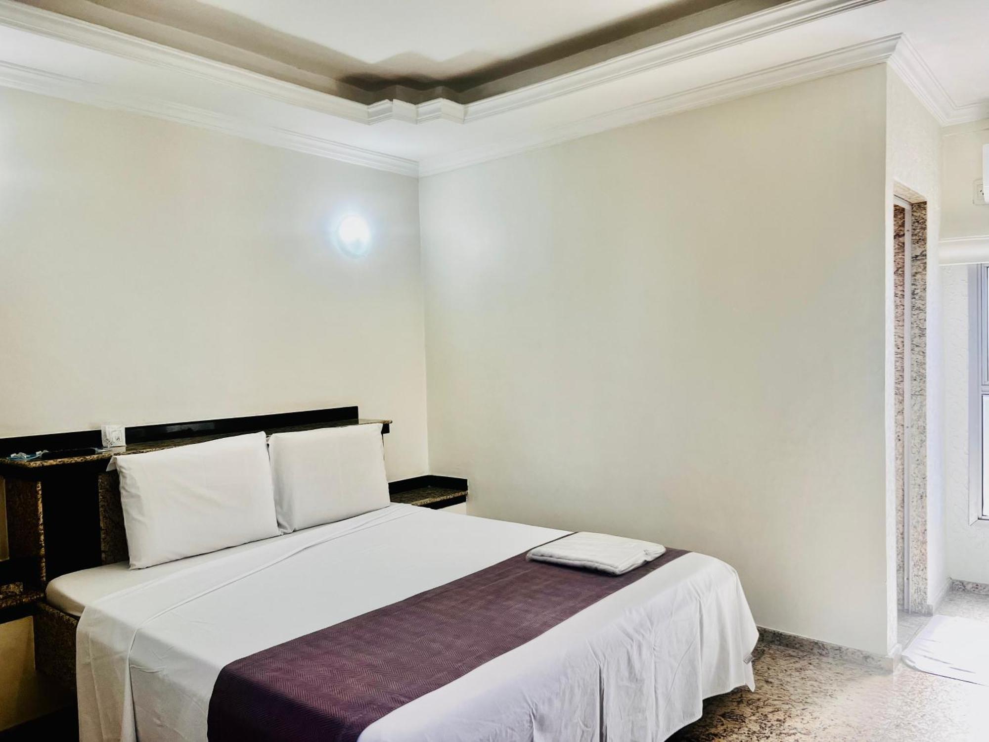 Hotel Buriti Stop (Adults Only) Goiânia Kültér fotó